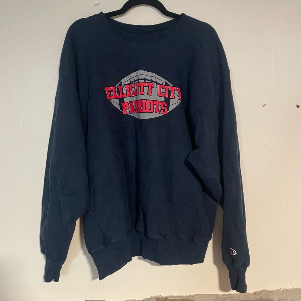 COMFY VARSITY SWEATSHIRT